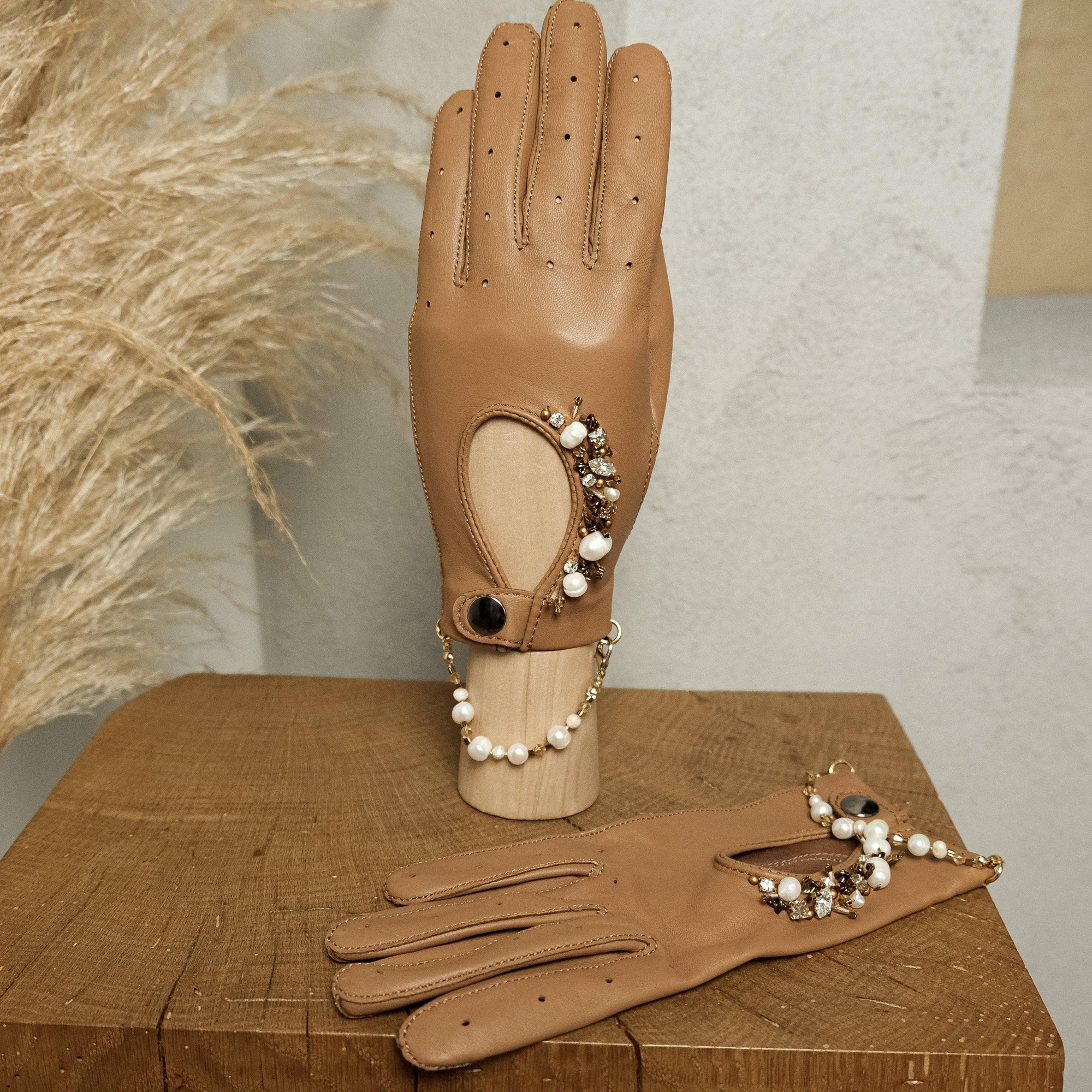 italian-soft-lamb-skin-women-gloves